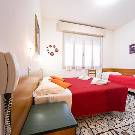 Hotel Cortina Rimini Esterno foto