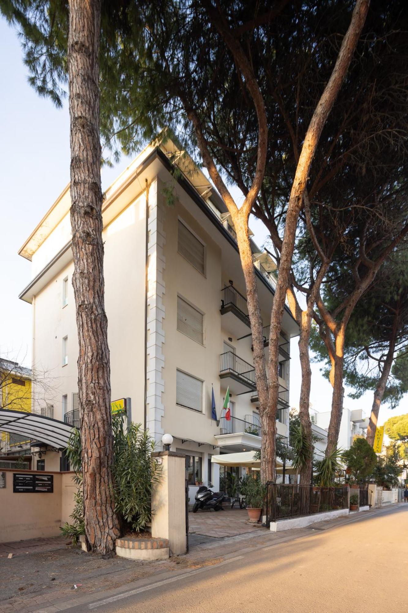 Hotel Cortina Rimini Esterno foto